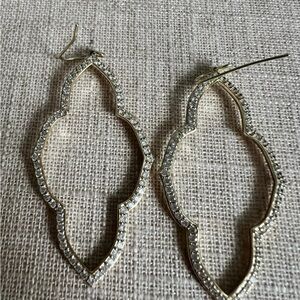 Kendra Scott Abbie earrings set in gold